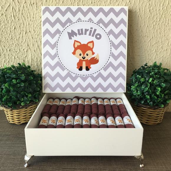 Caixa Simples com Pezinhos + 35 Charutos Chocolate Recheados