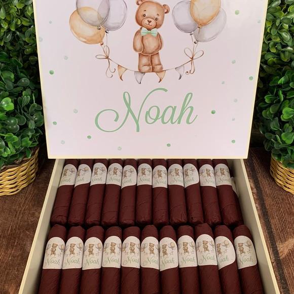 Caixa Simples com Pezinhos + 35 Charutos de Chocolate
