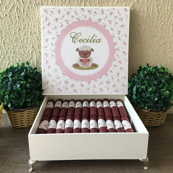 Caixa Simples com Pezinhos + 40 Charutos Chocolate Recheados