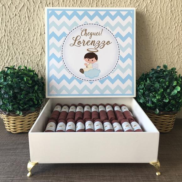 Caixa Simples com Pezinhos + 60 Charutos Chocolate Recheados