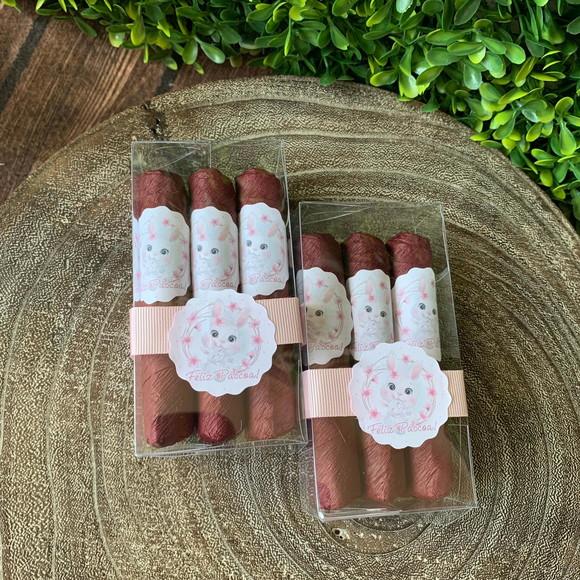 Caixinha Baby Acetato com 3 Charutos de Chocolate - Páscoa