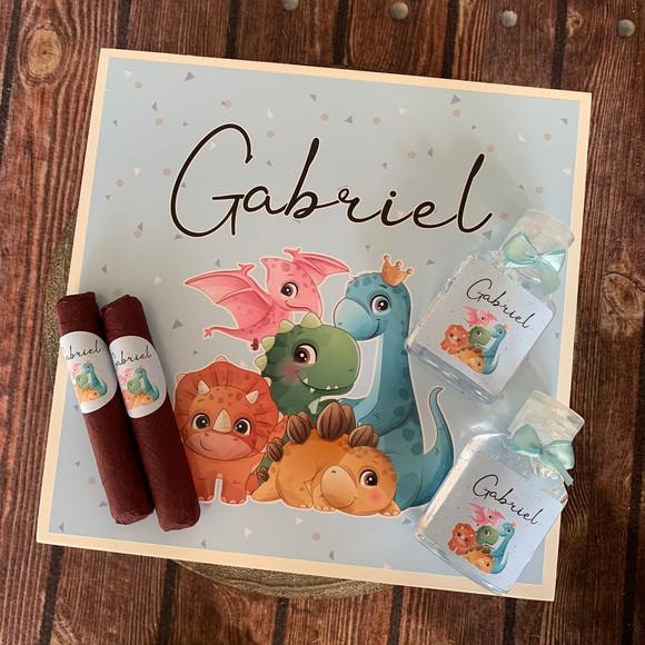 Kit Caixa Luxo + 40 Charutos + 20 Alcool Gel Lacinho
