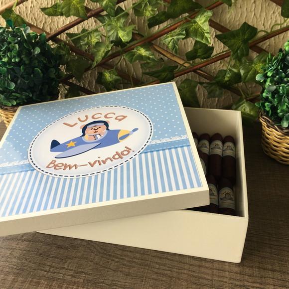 Kit Caixa Simples + 30 Charutos Chocolate + Álcool Gel 500ml