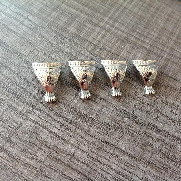 Pezinhos de metal para caixinhas MDF