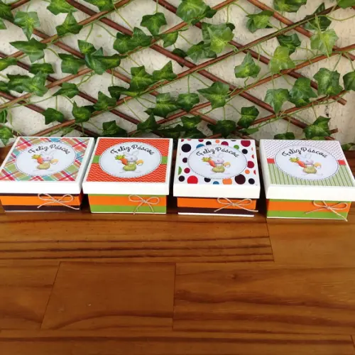 4 Mini Caixas + 10 Charutos Chocolate Páscoa