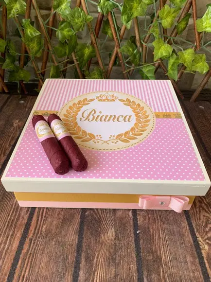 Caixa Luxo + 100 Charutos de Chocolate Recheado