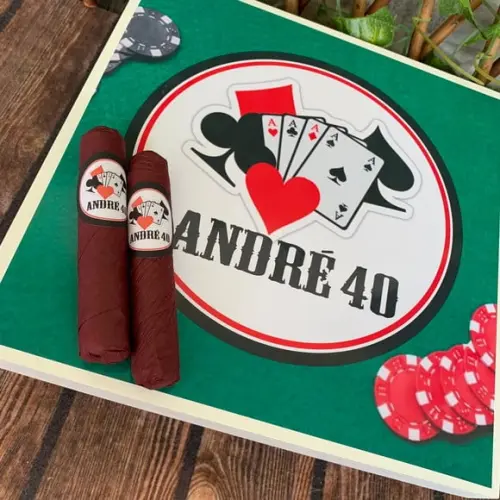 Caixa Luxo + 35 Charutos de Chocolate ao Leite Poker Baralho