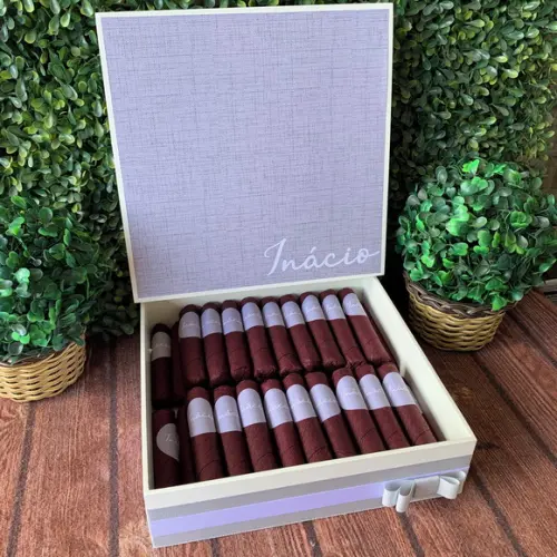 Caixa Luxo + 50 Charutos de Chocolate Recheados