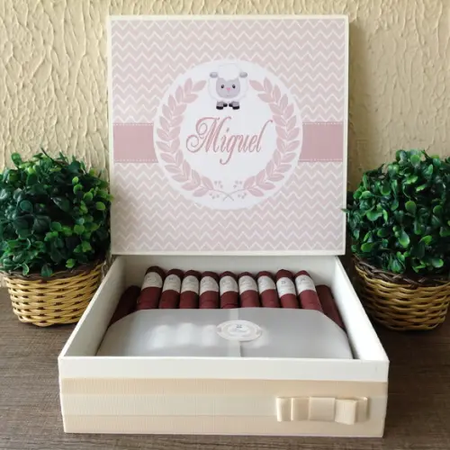 Caixa luxo + 60 Charutos de Chocolate Recheados