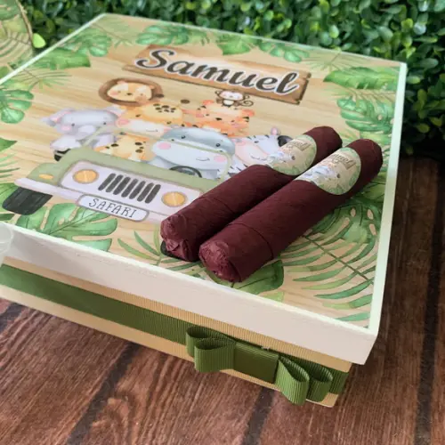 Caixa Luxo + 90 Charutos de Chocolate Recheado