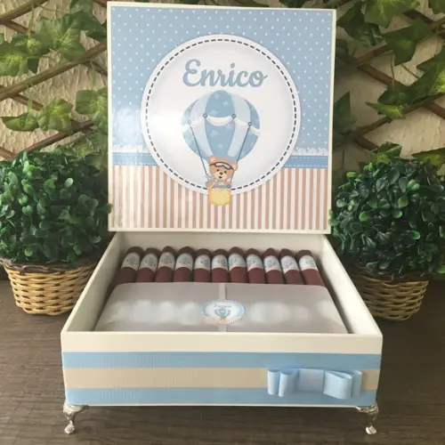 Caixa Premium + 30 Charutos de Chocolate Recheados