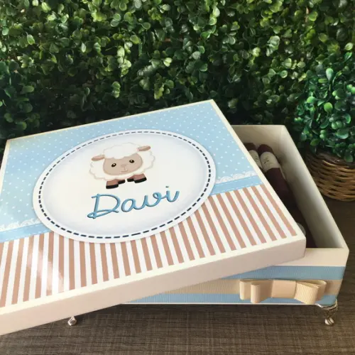 Caixa Premium + 30 Charutos de Chocolate Recheados