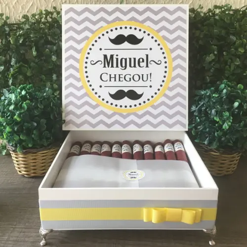 Caixa Premium + 30 Charutos de Chocolate Recheados