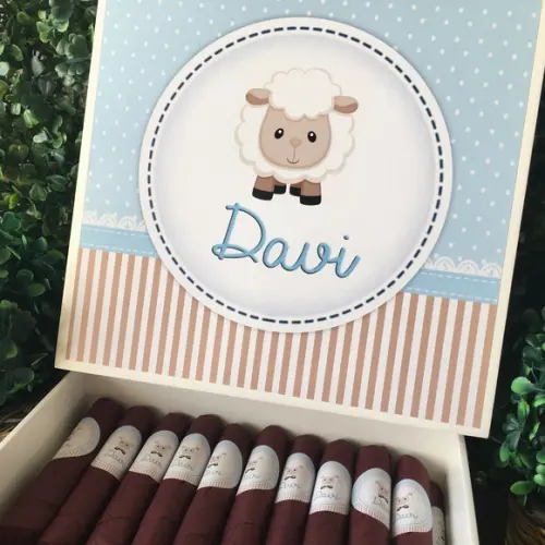 Caixa Premium + 30 Charutos de Chocolate Recheados
