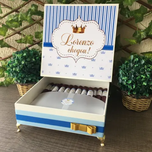 Caixa Premium + 30 Charutos de Chocolate Recheados
