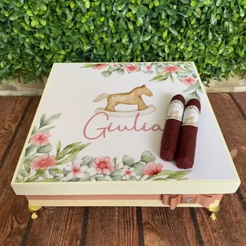Caixa Premium + 50 Charutos de Chocolate Recheados