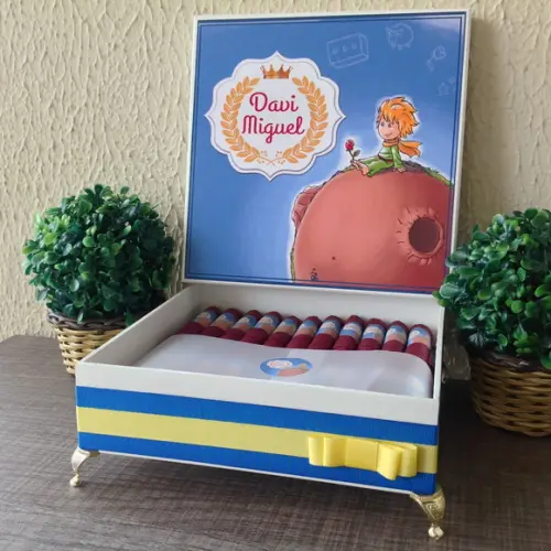 Caixa Premium + 50 Charutos de Chocolate Recheados