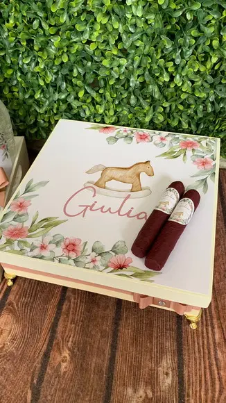 Caixa Premium + 50 Charutos de Chocolate Recheados