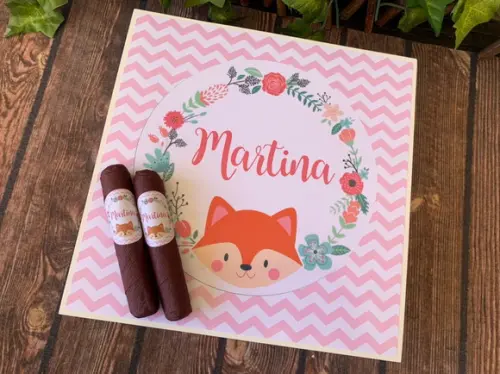 Caixa Simples + 30 Charutos de Chocolate Recheados