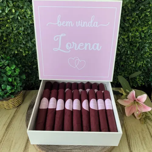 Caixa Simples + 30 Super Charutos de Chocolate Coração