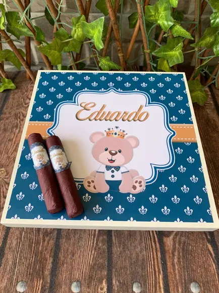 Caixa simples + 35 Charutos de Chocolate Recheados