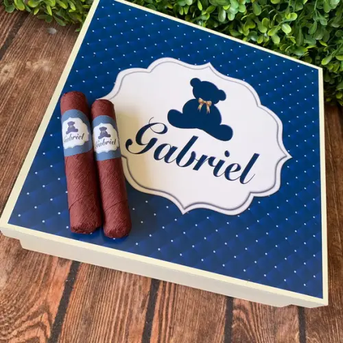 Caixa simples + 35 Charutos de Chocolate Recheados