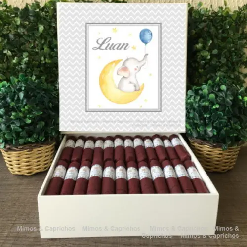 Caixa simples + 35 Charutos de Chocolate Recheados