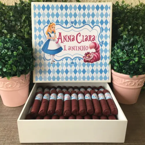 Caixa simples + 35 Charutos de Chocolate Recheados