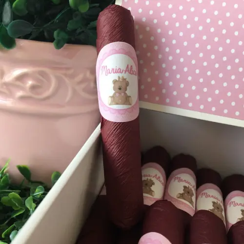 Caixa simples + 35 Charutos de Chocolate Recheados