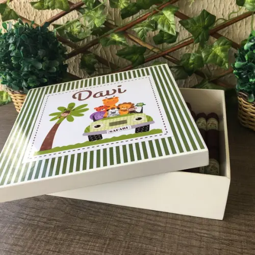 Caixa simples + 35 Charutos de Chocolate Recheados