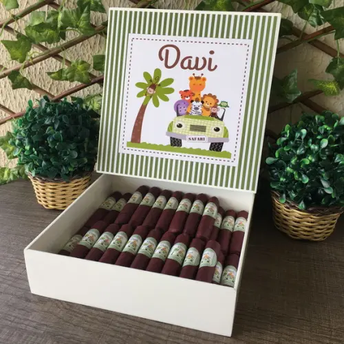 Caixa simples + 35 Charutos de Chocolate Recheados