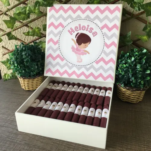 Caixa simples + 35 Charutos de Chocolate Recheados