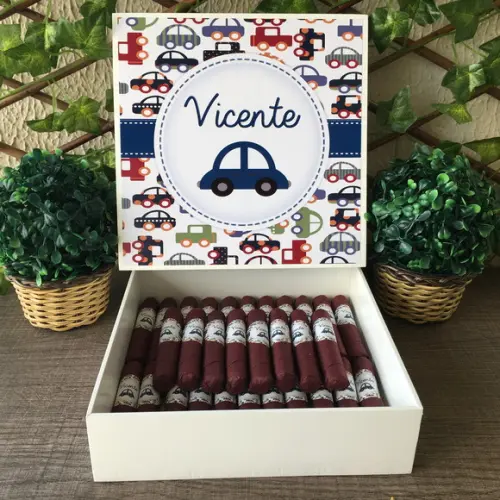 Caixa simples + 35 Charutos de Chocolate Recheados