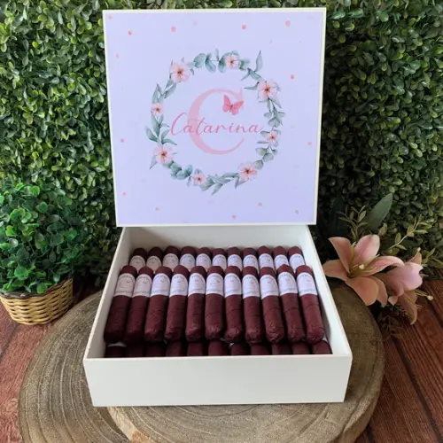Caixa Simples + 35 Charutos de Chocolate Recheados