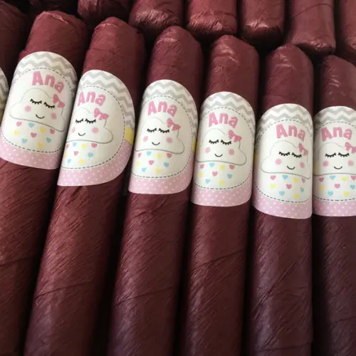 Caixa simples + 35 Charutos de Chocolate Recheados