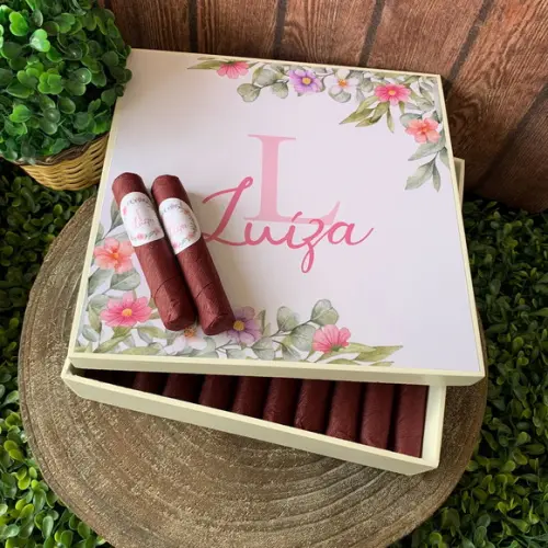 Caixa Simples + 35 Charutos de Chocolate Recheados