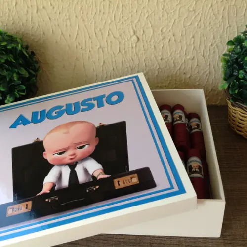 Caixa Simples + 35 Charutos de Chocolate Recheados