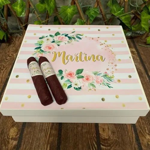 Caixa simples + 50 Charutos de Chocolate Recheados