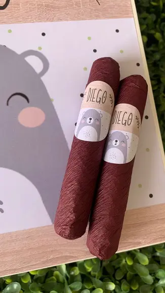Caixa Simples + 50 Charutos de Chocolate Recheados Urso
