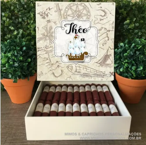 Caixa simples + 60 Charutos de Chocolate Recheados