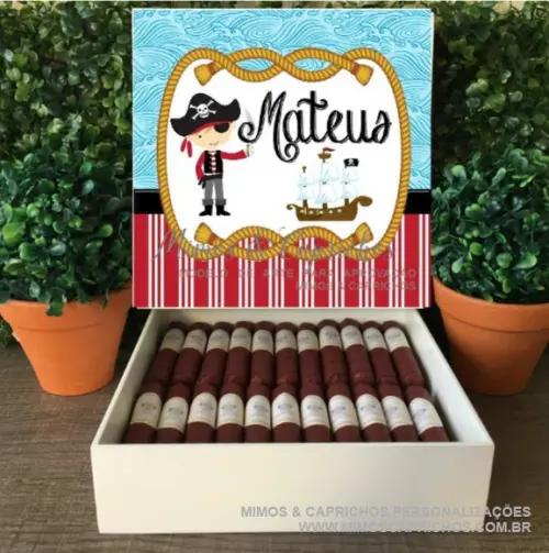 Caixa simples + 60 Charutos de Chocolate Recheados