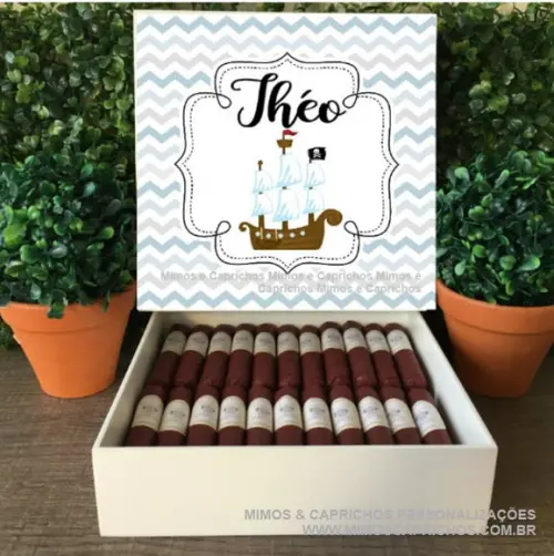 Caixa simples + 60 Charutos de Chocolate Recheados