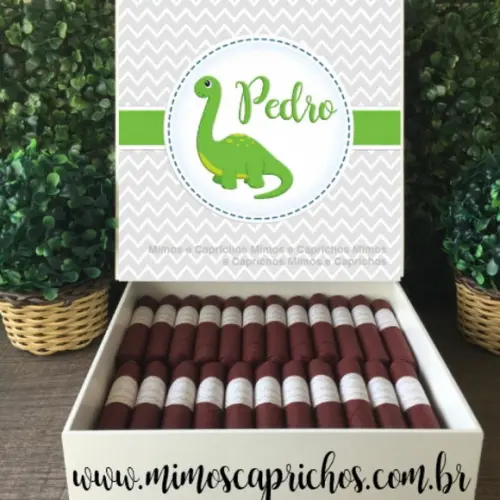 Caixa Simples + 70 Charutos de Chocolate Recheados
