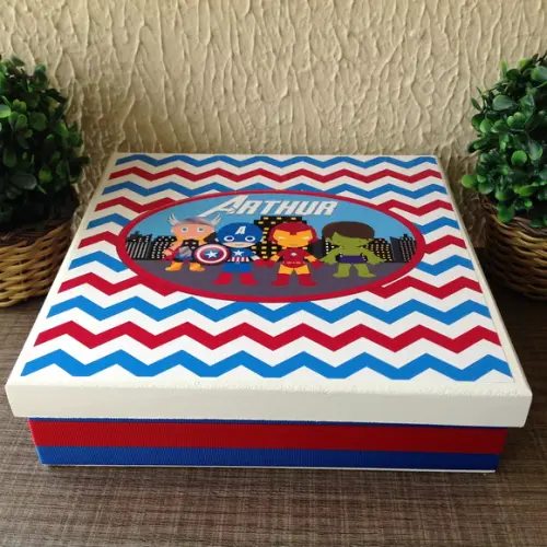 Charutos de Chocolate Recheados Avengers