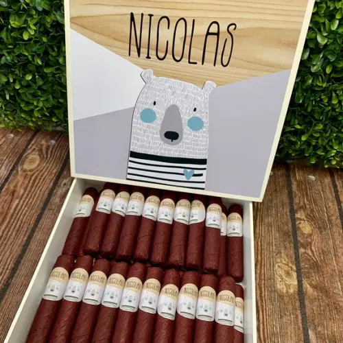 Kit Caixa Simples + 40 Charutos + 20 Alcool Gel Lacinho