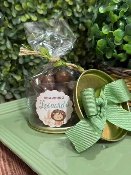 Latinha Transparente com Bolinhas de Chocolate 7x5cm