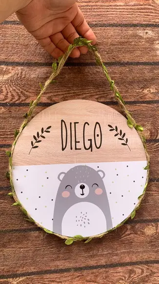 Placa Redonda sem Laço Porta Maternidade Folhas Urso