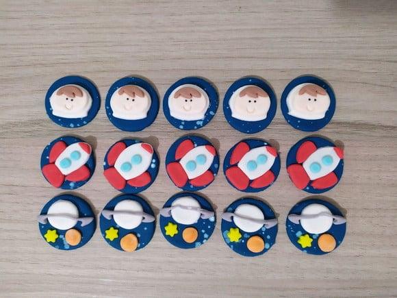 Aplique de pasta americana Astronauta para brigadeiros/trufa
