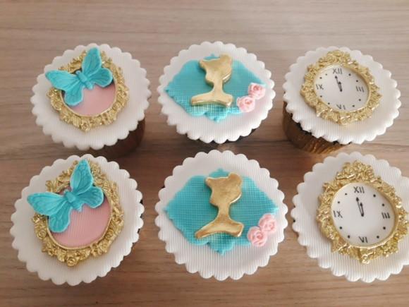 Aplique de pasta americana Cinderela para pirulito/cupcake