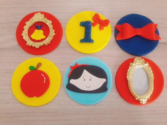 Aplique de pasta americana Branca de Neve para pirulito